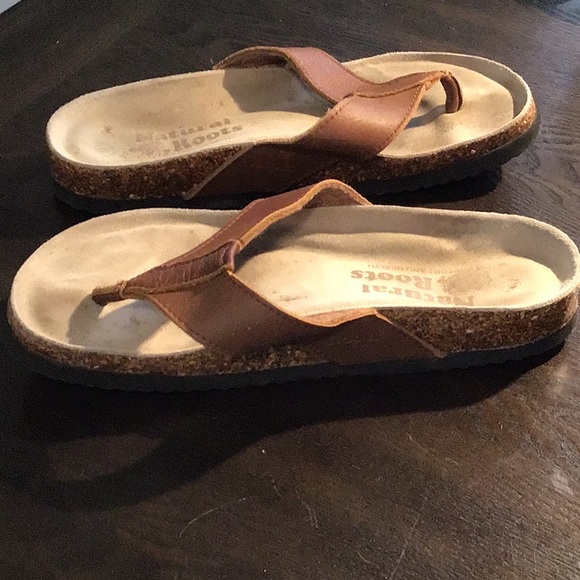 EUC Men’s 9 Natural Roots Genuine Leather Sandals - Picture 4 of 4